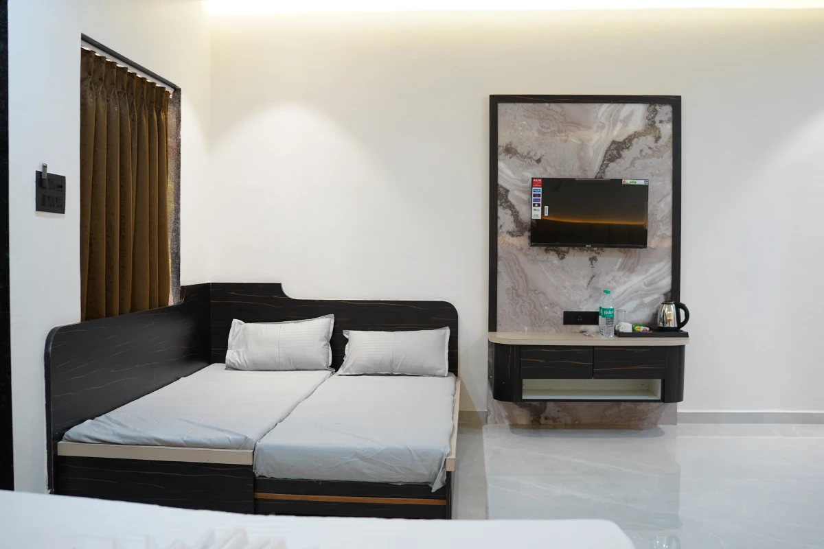 Hangout At Neral Premium Room