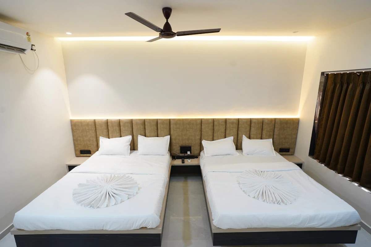 Hangout At Neral Premium Room