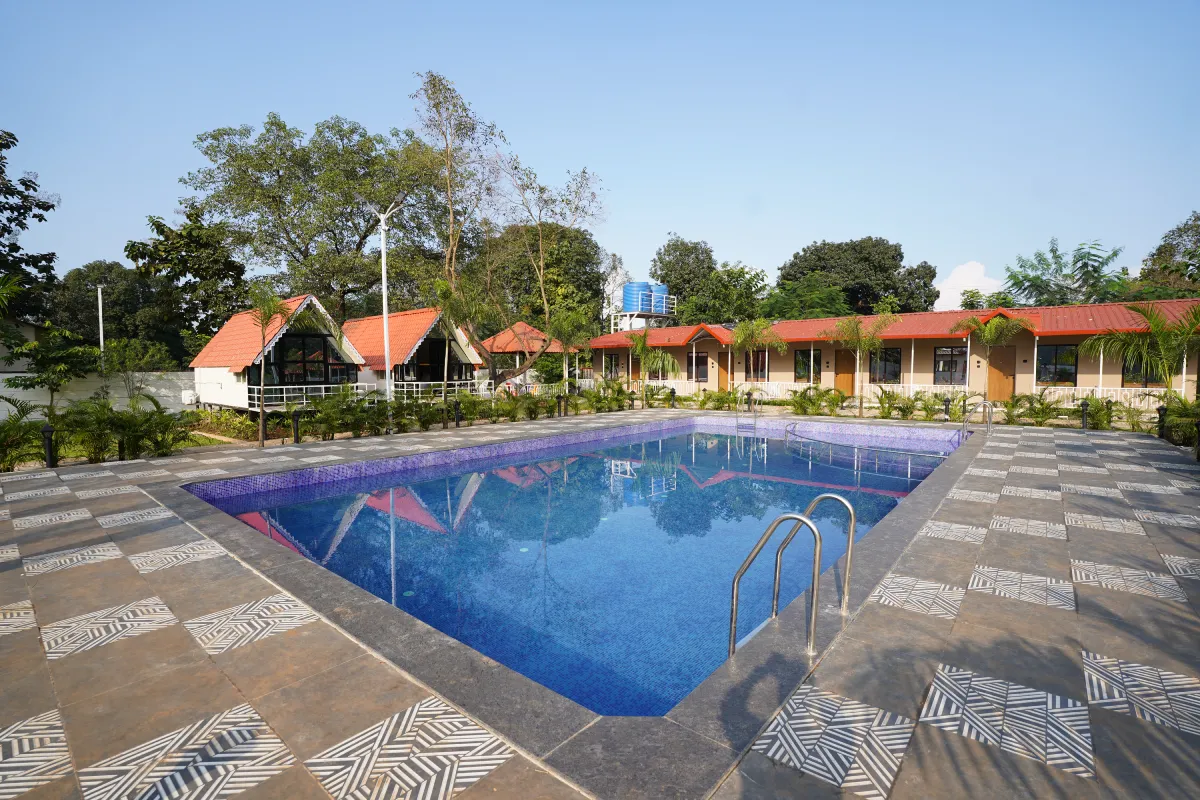 Hangout At Neral Swimming Pool